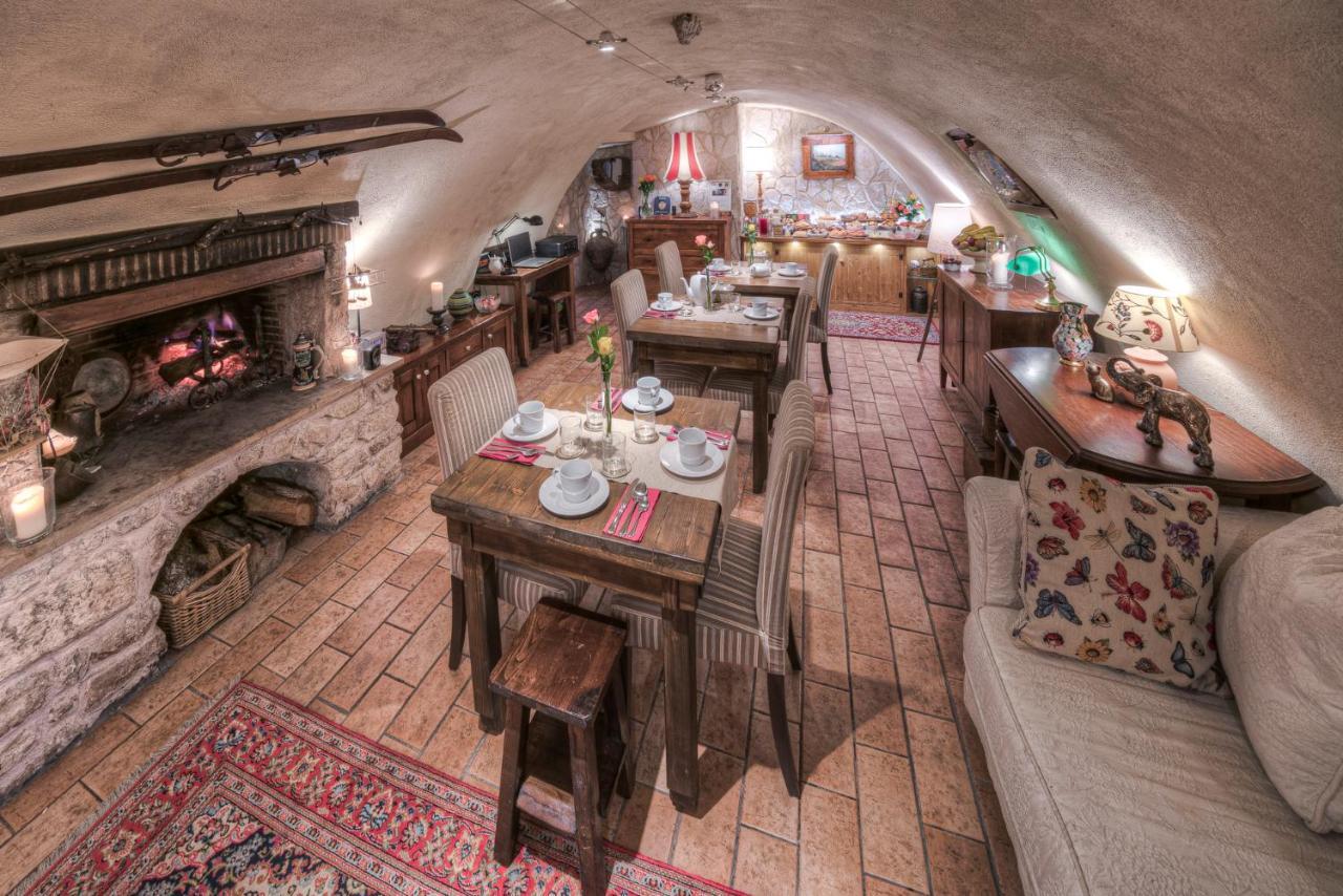 B&B Il Grottino Di Assergi Exterior foto